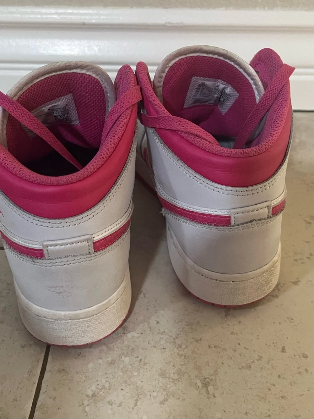 Nike Mid-Top Sneakers in White and Magenta
